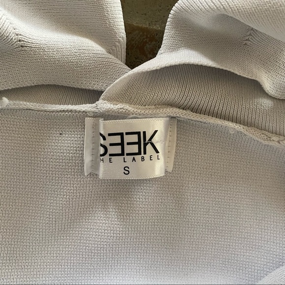 Bandage Ruffled Tank Top - Picture 4 of 6